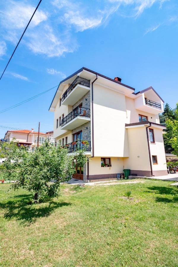 Et Larum Peštani Exterior foto
