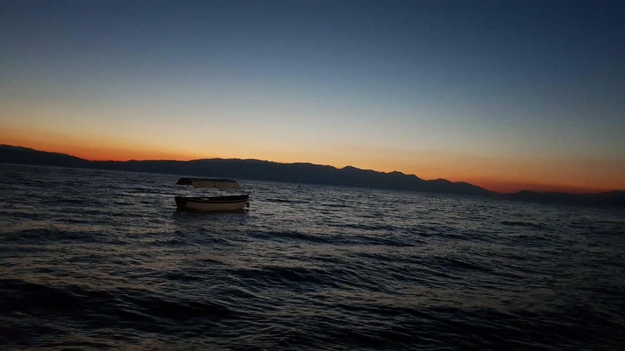 Et Larum Peštani Exterior foto
